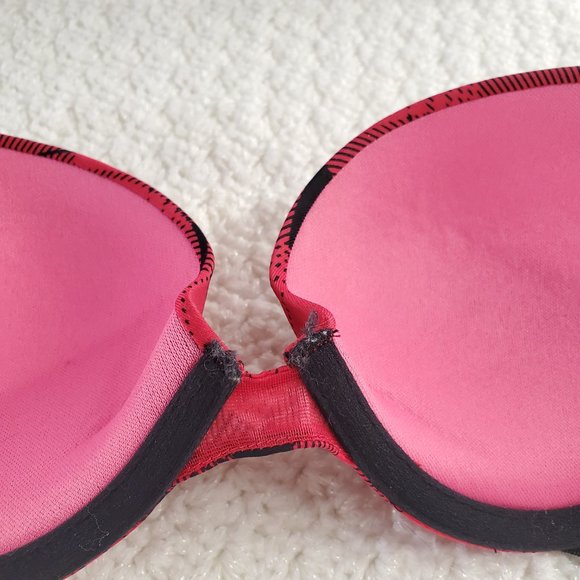 La Senza REMIX Push Up Plunge Bra: Light Red & Black Plaid with Black Lace - Picture 3 of 7